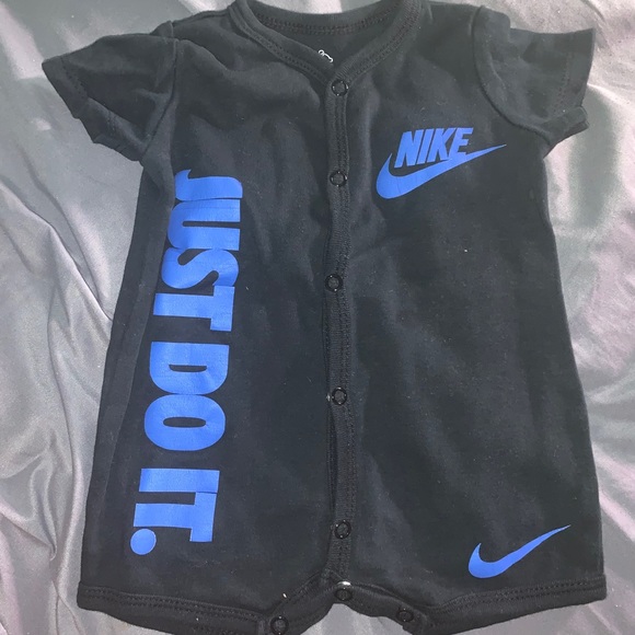 4 rompers all size 3-6 months $10 each - Picture 3 of 4